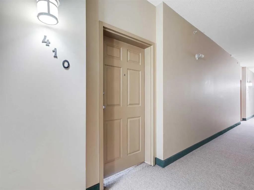 8 County Village Bay, #410