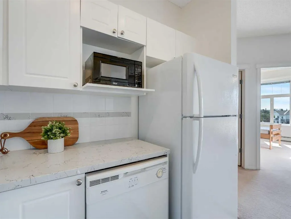 8 County Village Bay, #410
