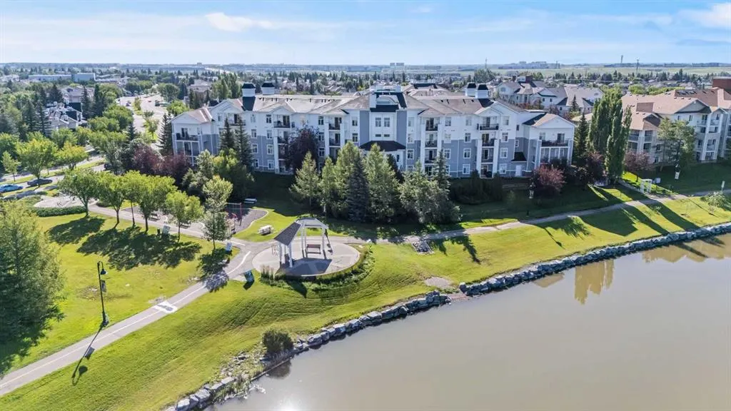 8 County Village Bay, #410