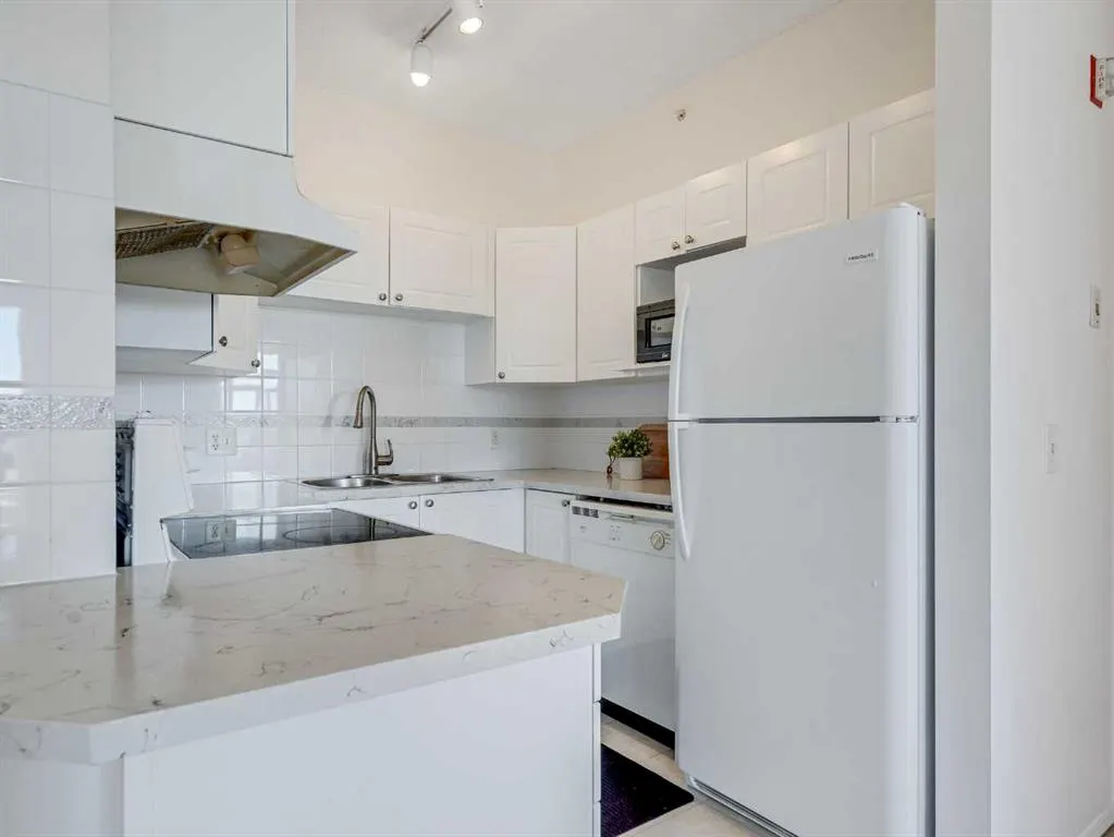 8 County Village Bay, #410
