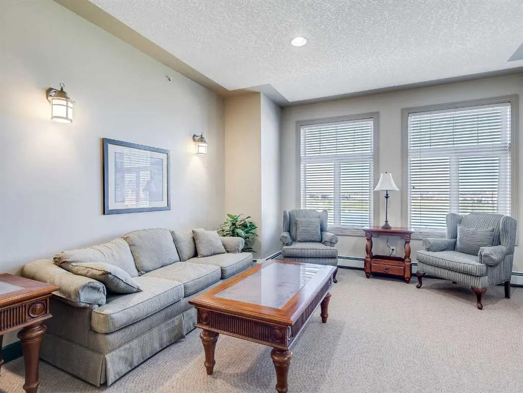 8 County Village Bay, #410