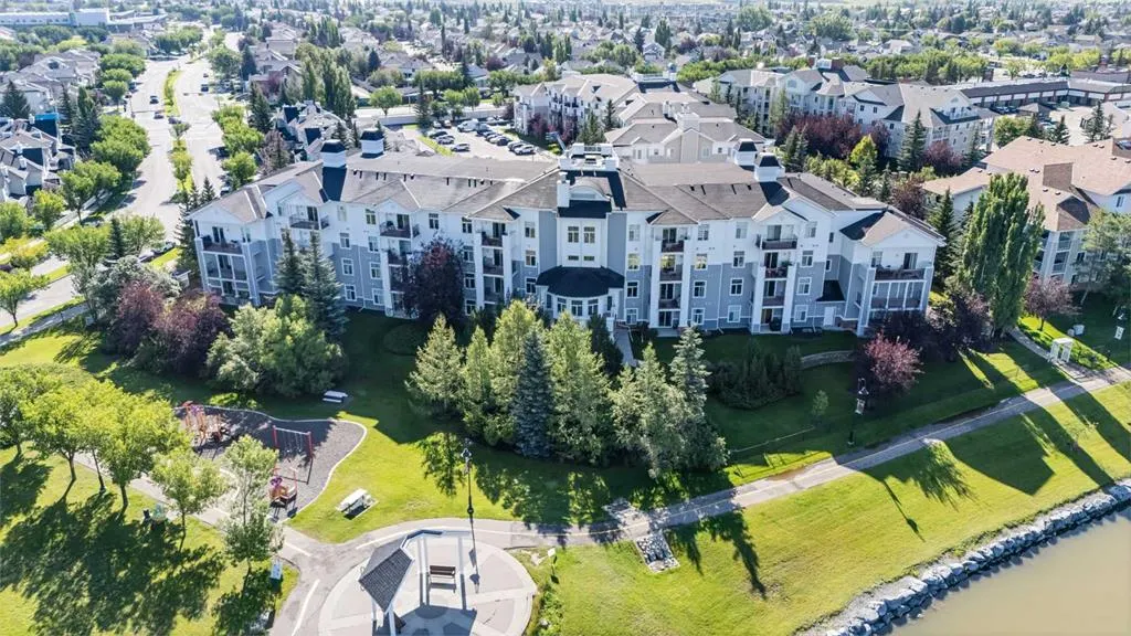 8 County Village Bay, #410