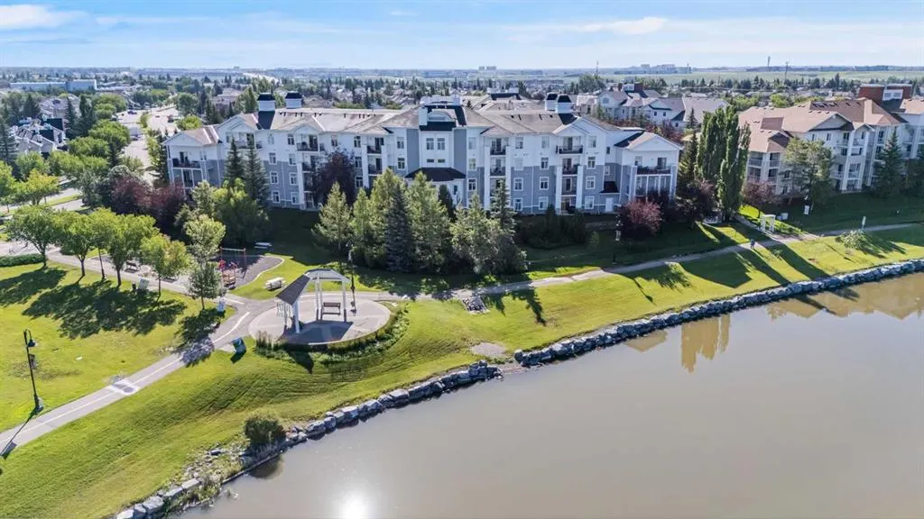 8 County Village Bay, #410