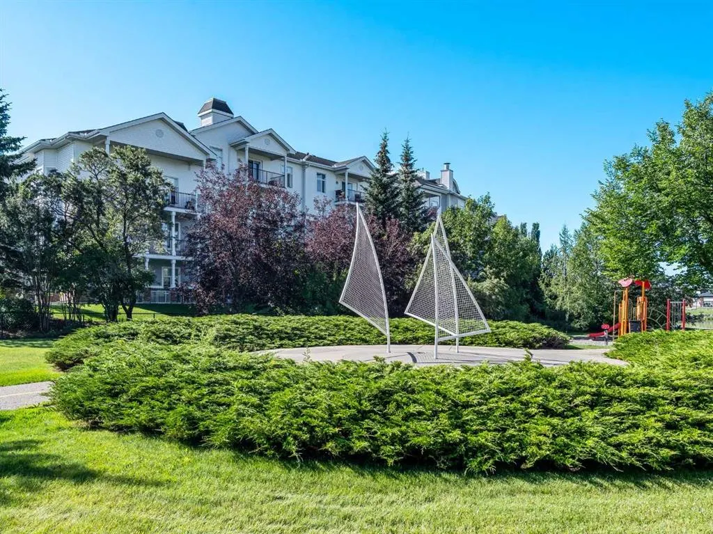 8 County Village Bay, #410