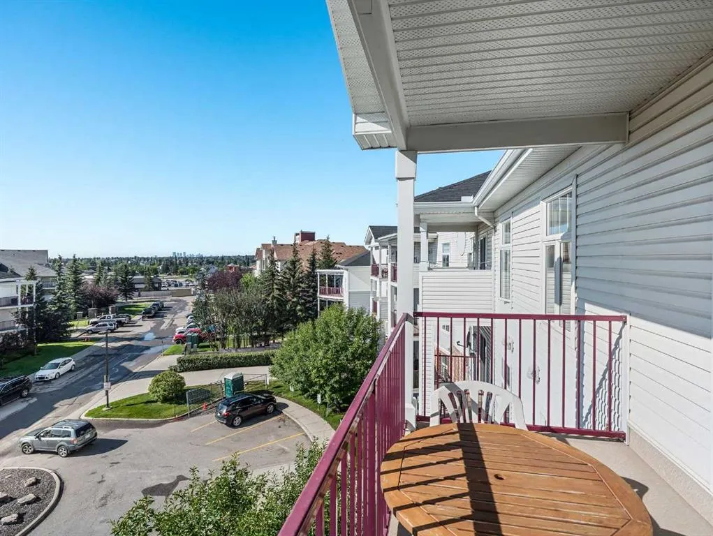 8 County Village Bay, #410