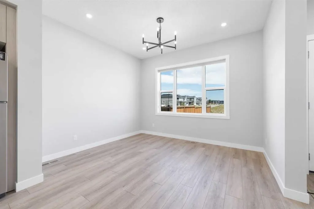 124 Legacy Glen Place SE