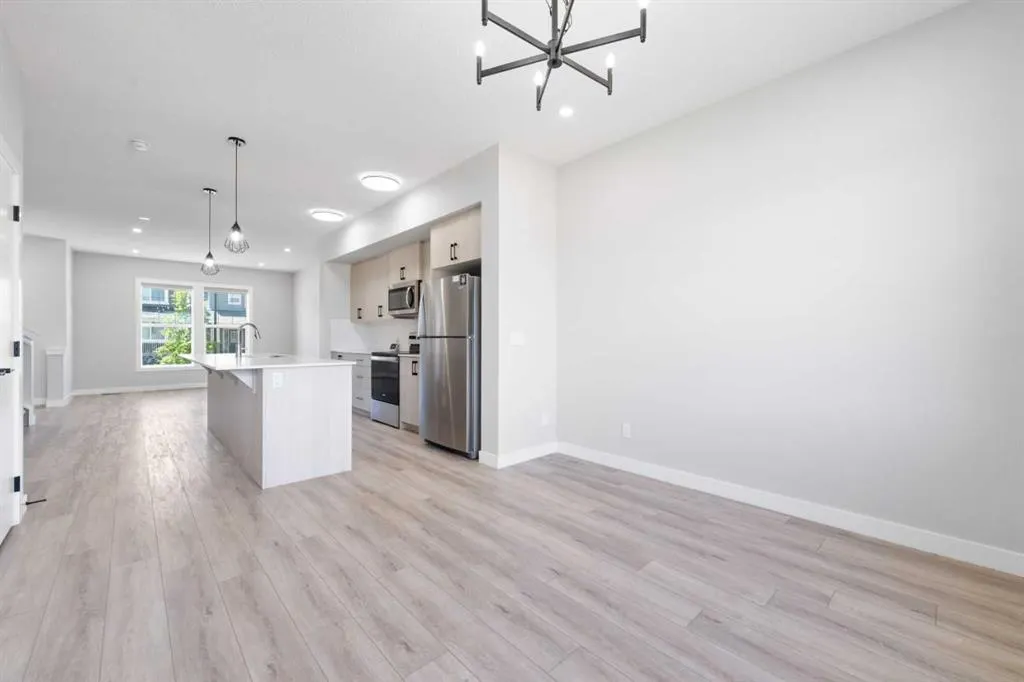 124 Legacy Glen Place SE