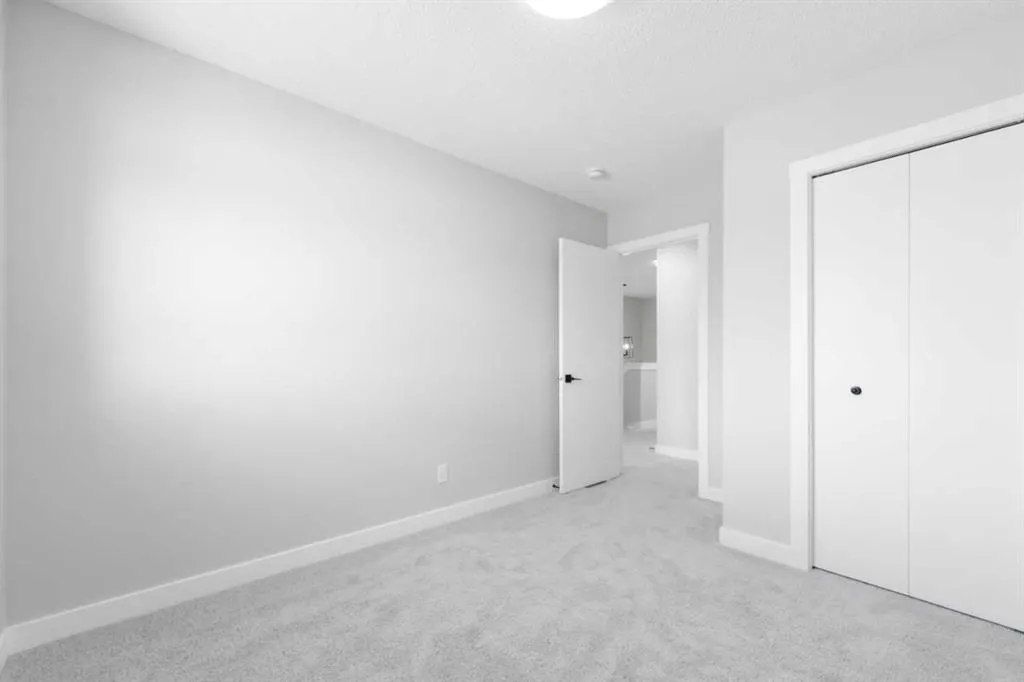 124 Legacy Glen Place SE