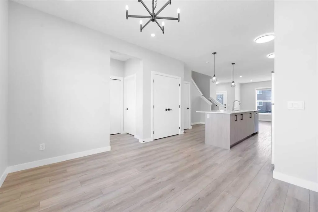 124 Legacy Glen Place SE