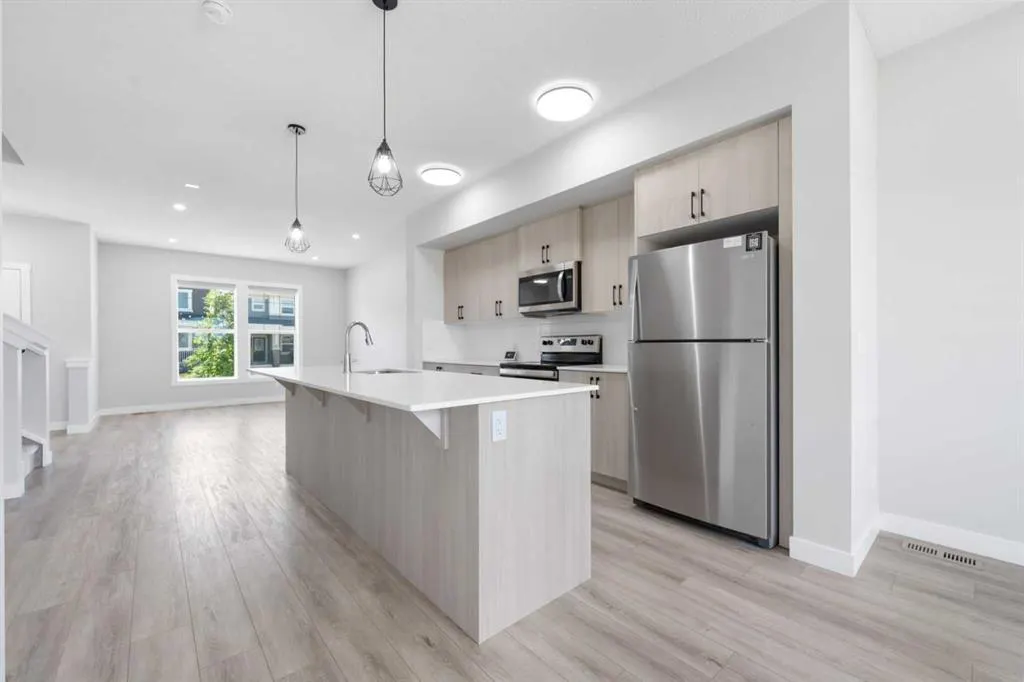 124 Legacy Glen Place SE