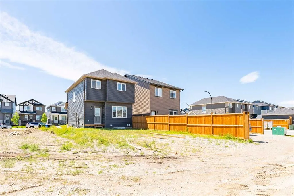 124 Legacy Glen Place SE