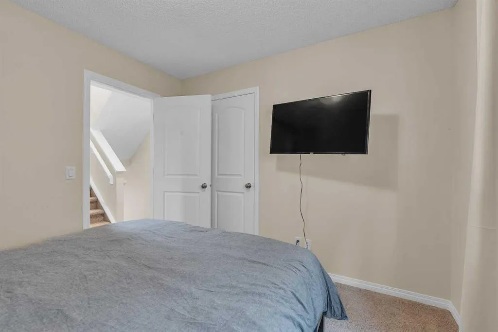 46 Walden Court SE