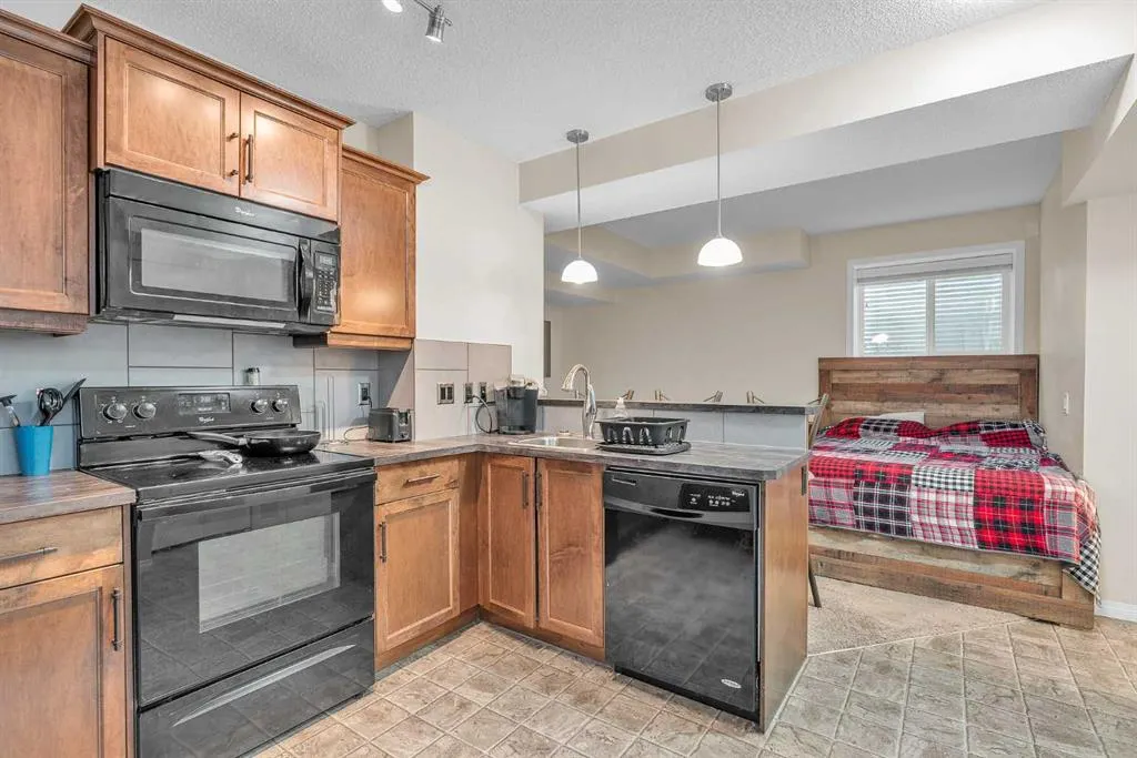 46 Walden Court SE
