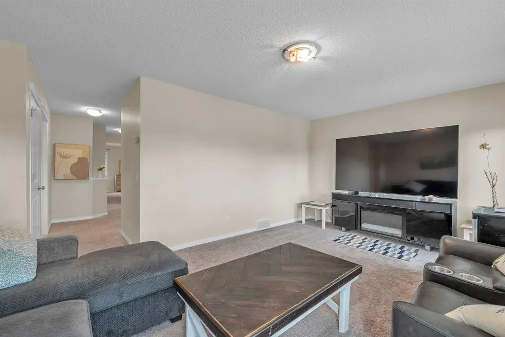 46 Walden Court SE