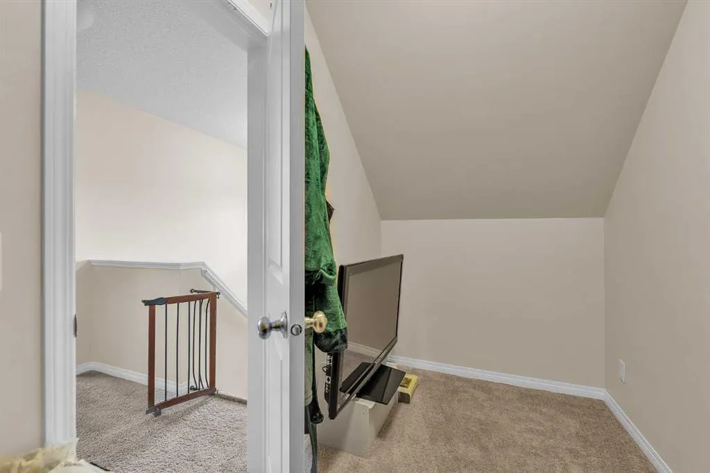 46 Walden Court SE