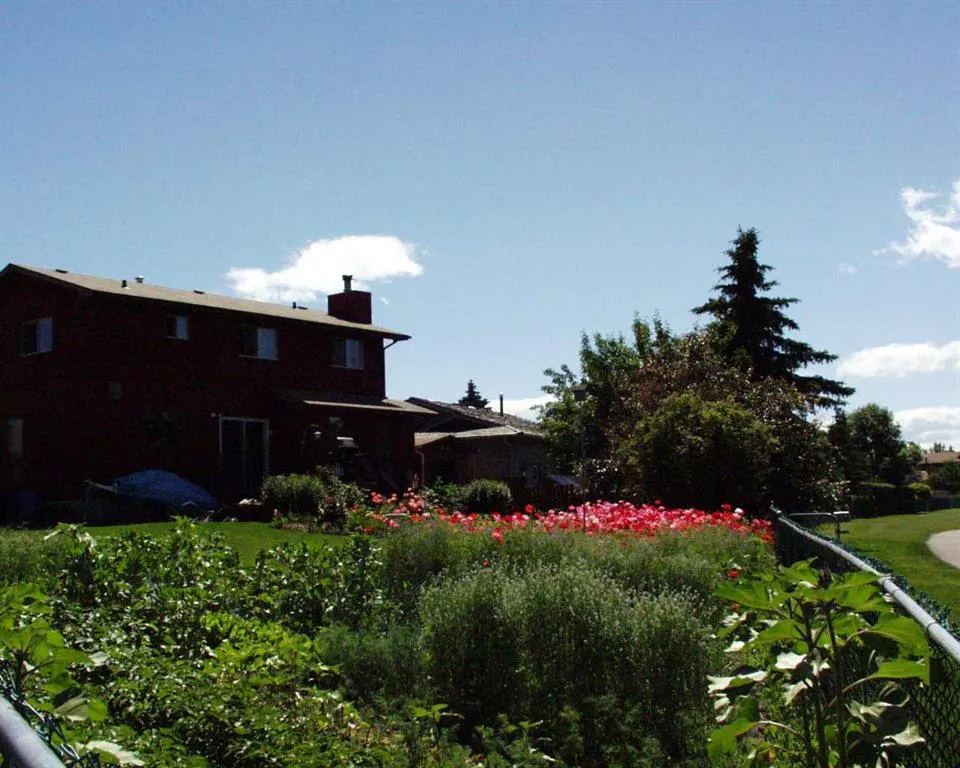 16 Sunmount Green SE