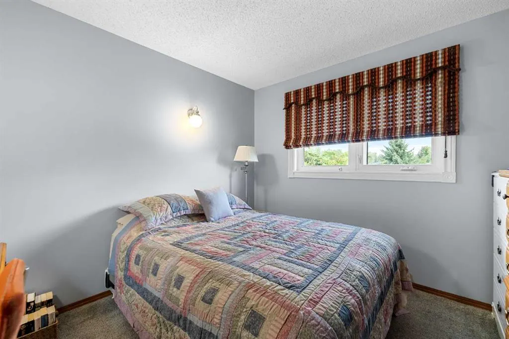 16 Sunmount Green SE