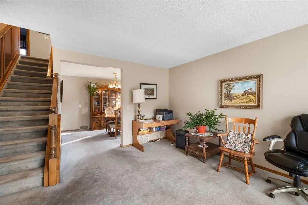16 Sunmount Green SE