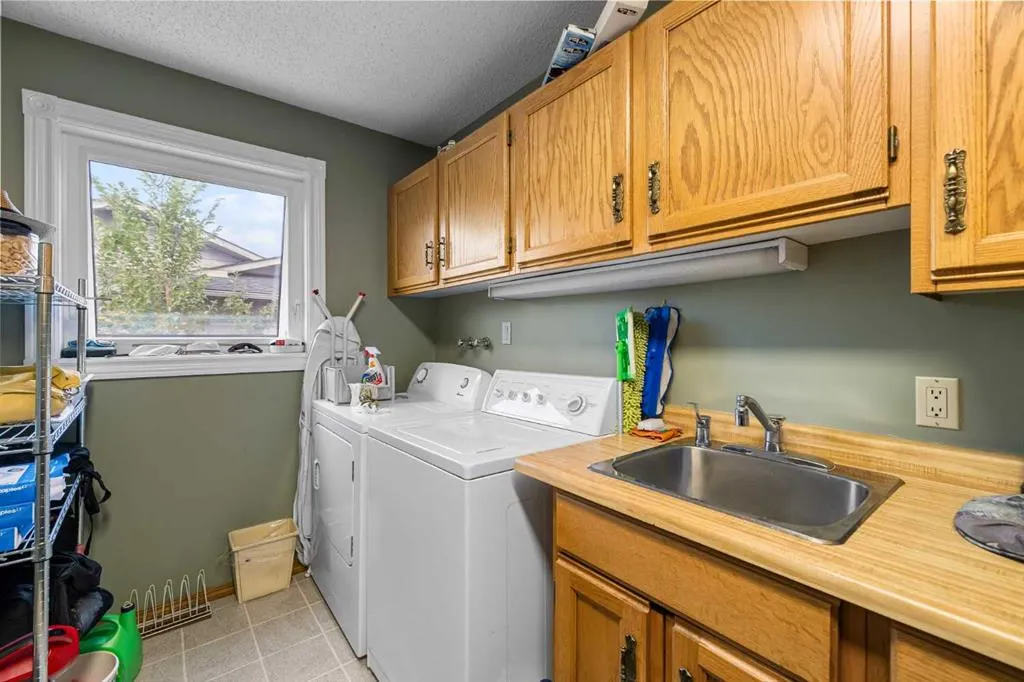 16 Sunmount Green SE