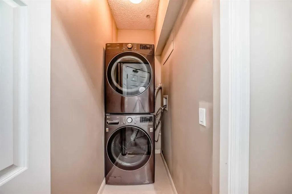 923 15 Avenue SW, #102