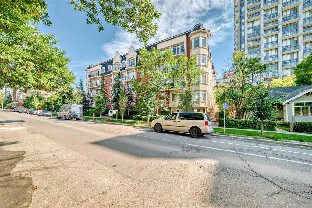 923 15 Avenue SW, #102