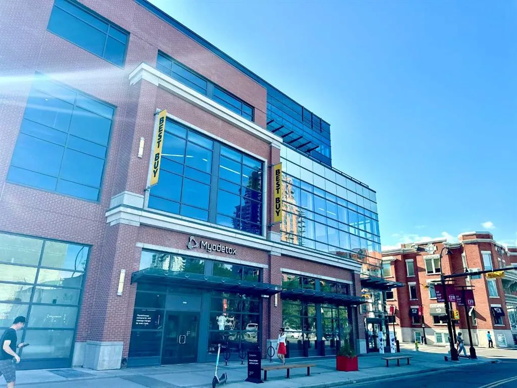 923 15 Avenue SW, #102