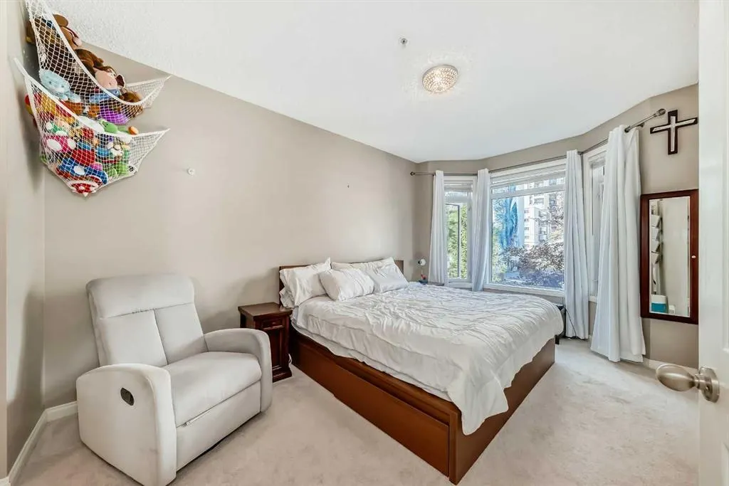 923 15 Avenue SW, #102