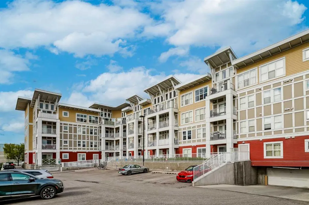402 Marquis Lane SE, #205
