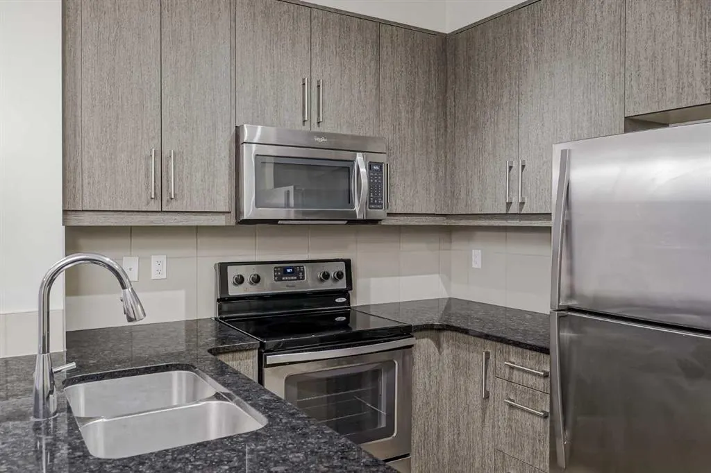 402 Marquis Lane SE, #205