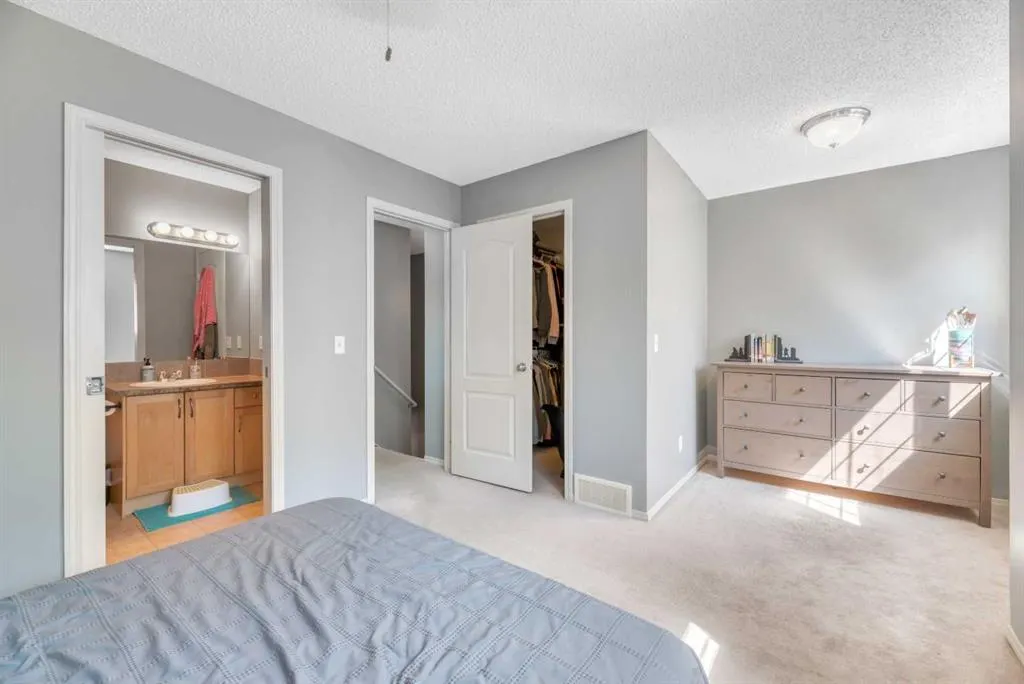 205 Strathaven Mews