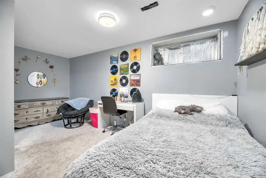 205 Strathaven Mews