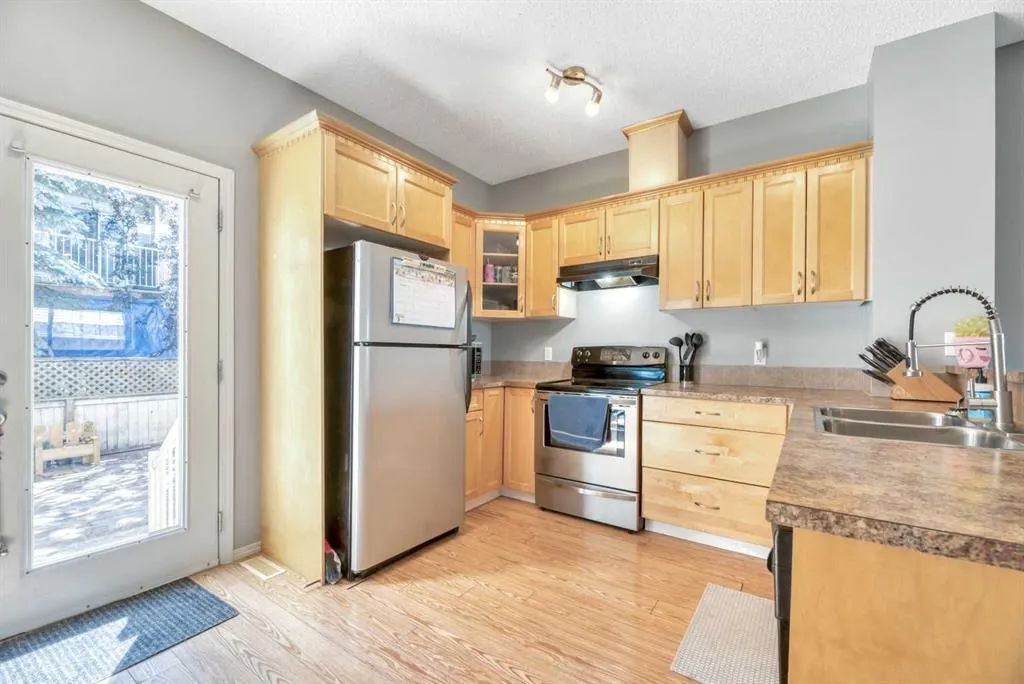 205 Strathaven Mews