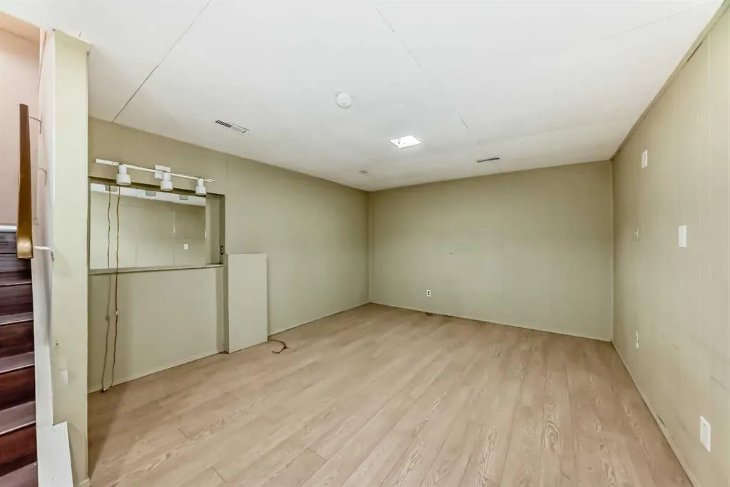5400 dalhousie Drive NW, #5