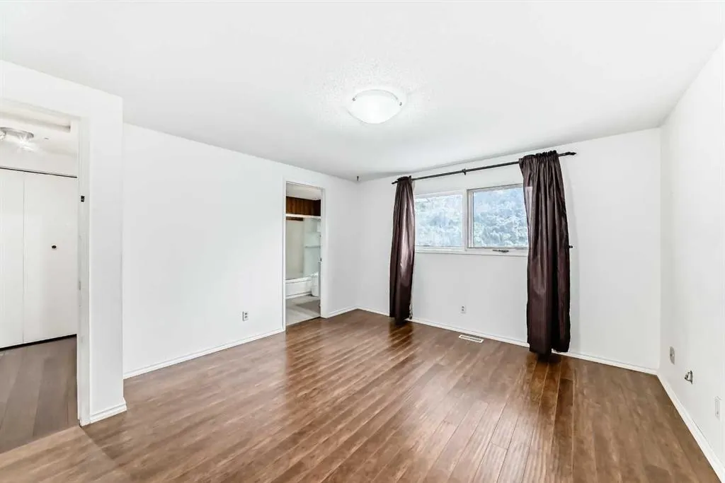 5400 dalhousie Drive NW, #5