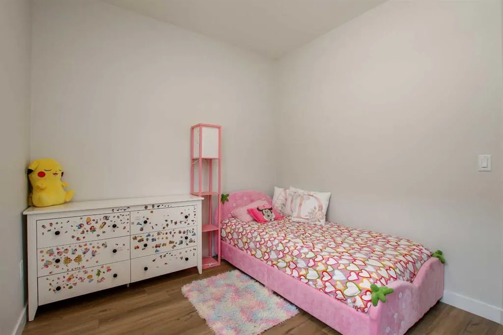 7 Thayer Close