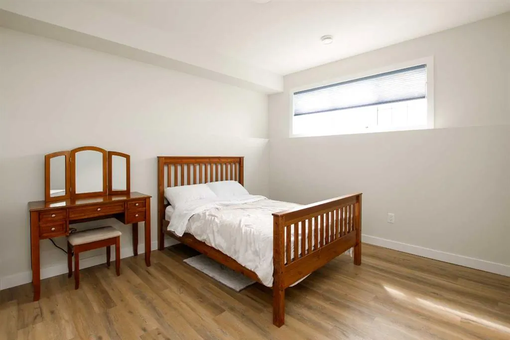 7 Thayer Close
