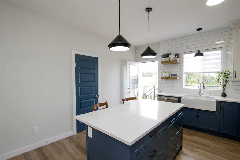 7 Thayer Close