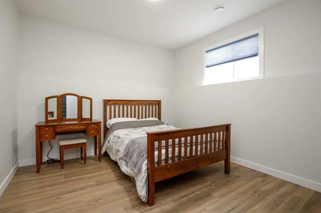 7 Thayer Close