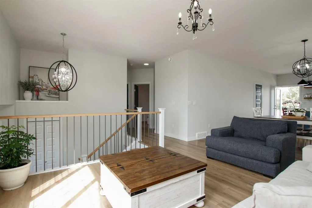 7 Thayer Close
