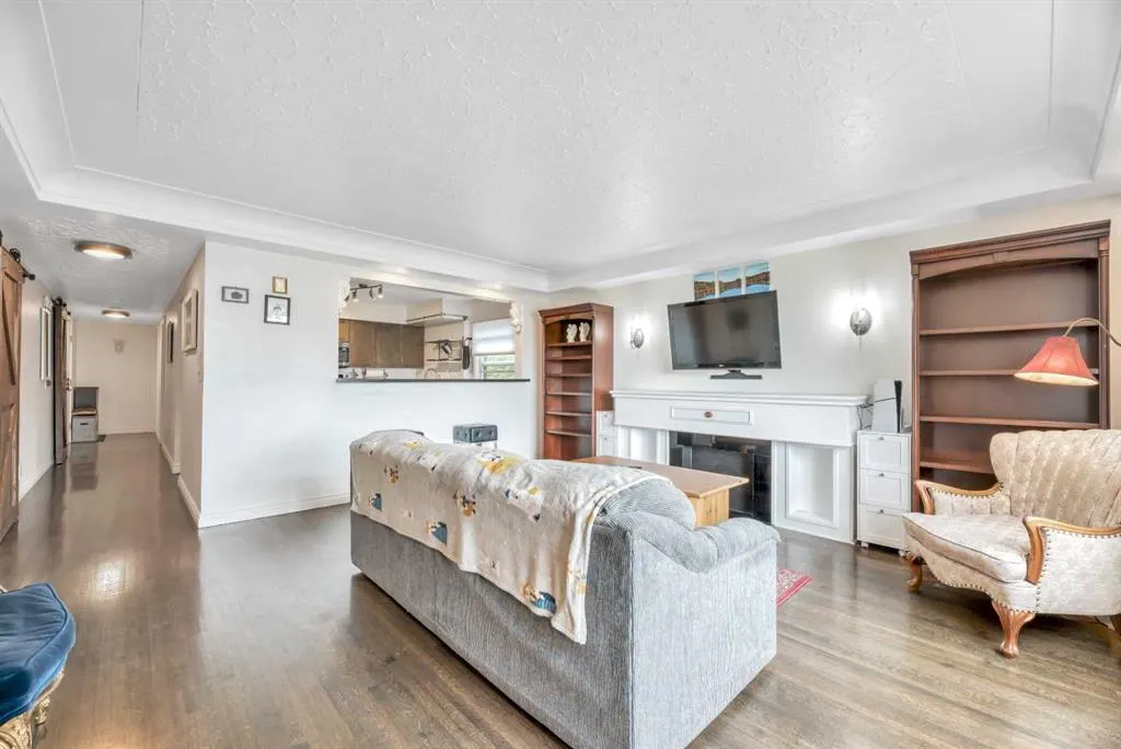 1833 21 Avenue NW, #3