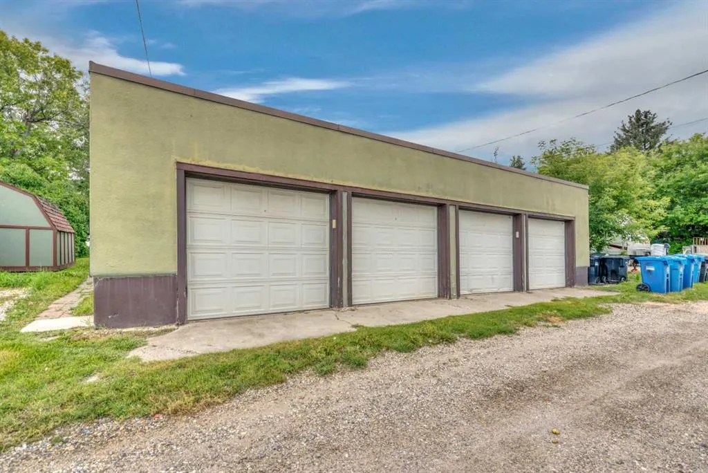 1833 21 Avenue NW, #3