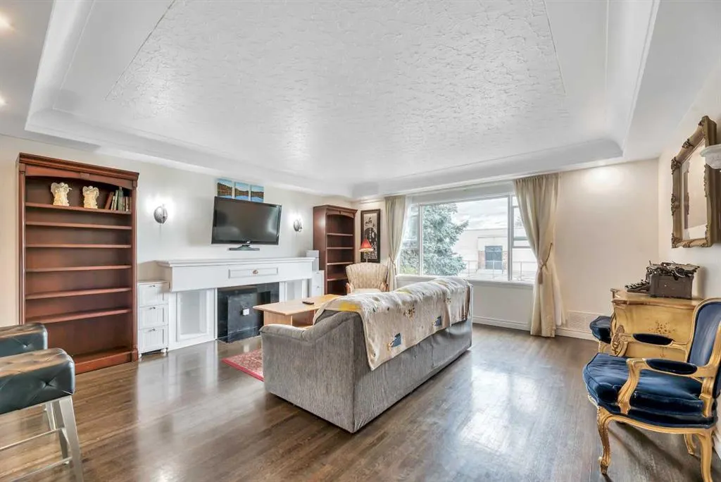 1833 21 Avenue NW, #3