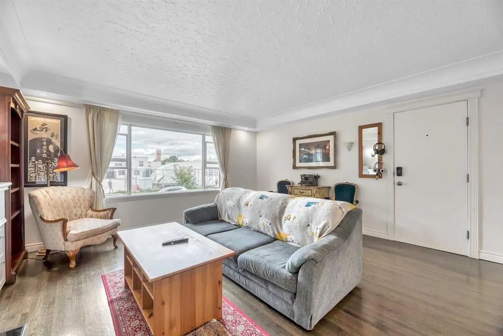 1833 21 Avenue NW, #3