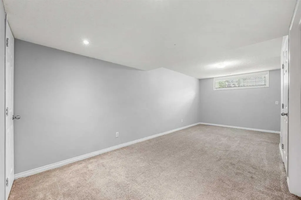 76 Saddlebrook Circle NE