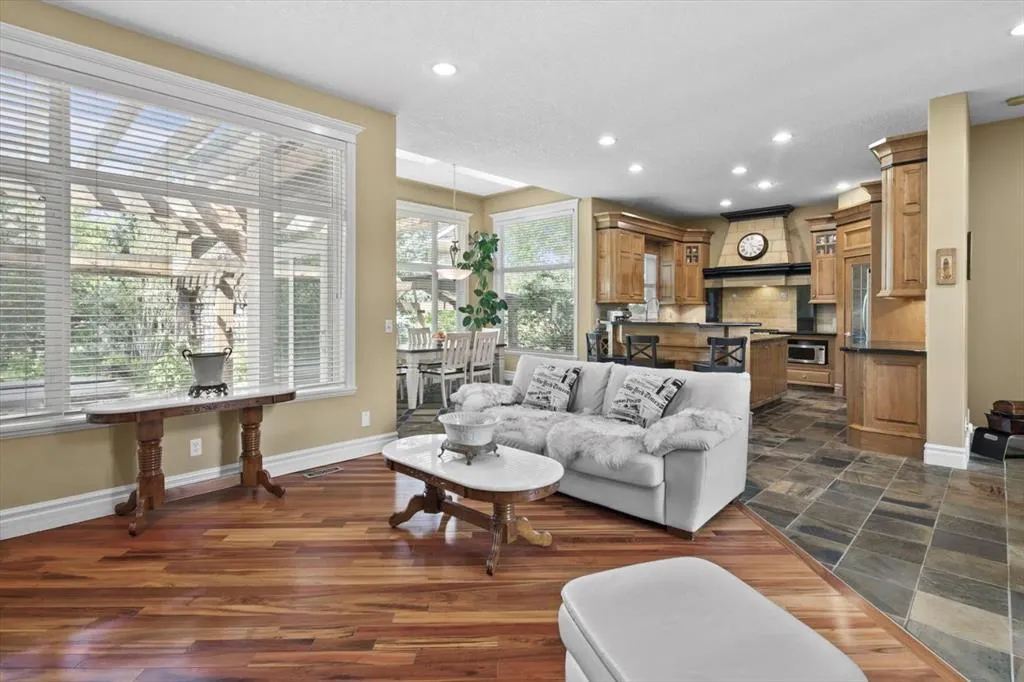 45 Royal Terrace NW
