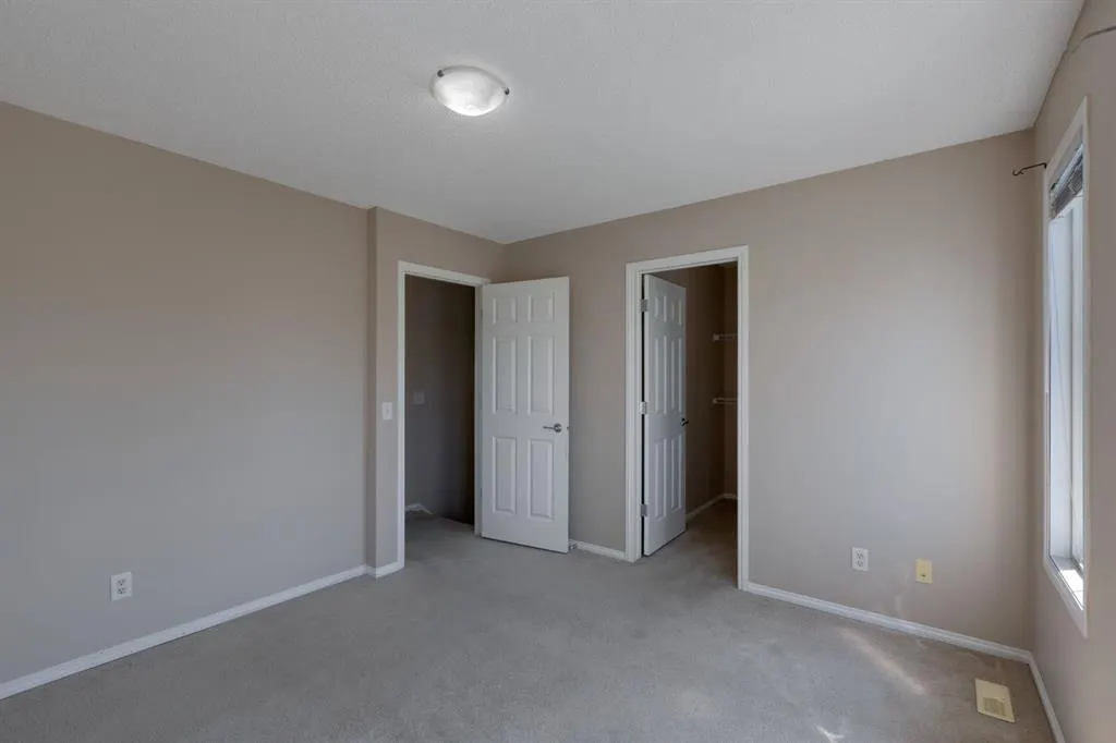 427 Saddlebrook Way NE