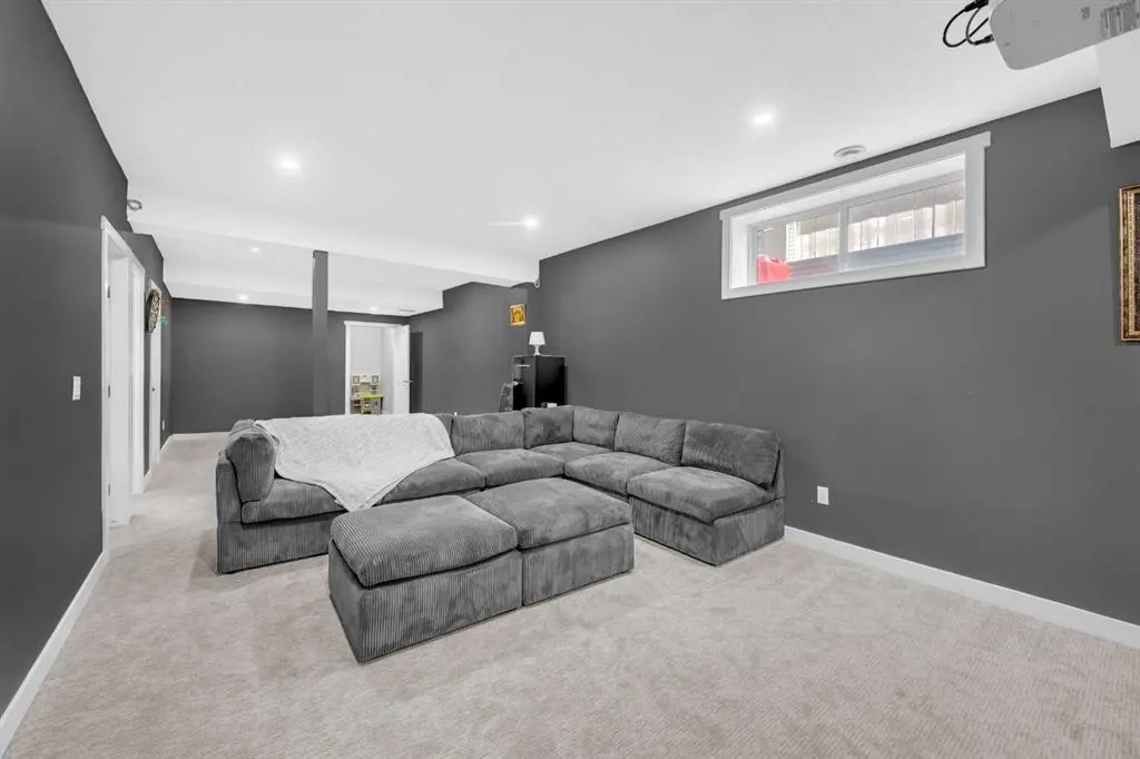 342 Hillcrest Circle SW