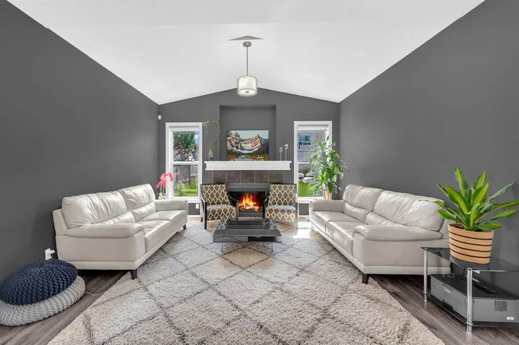 342 Hillcrest Circle SW
