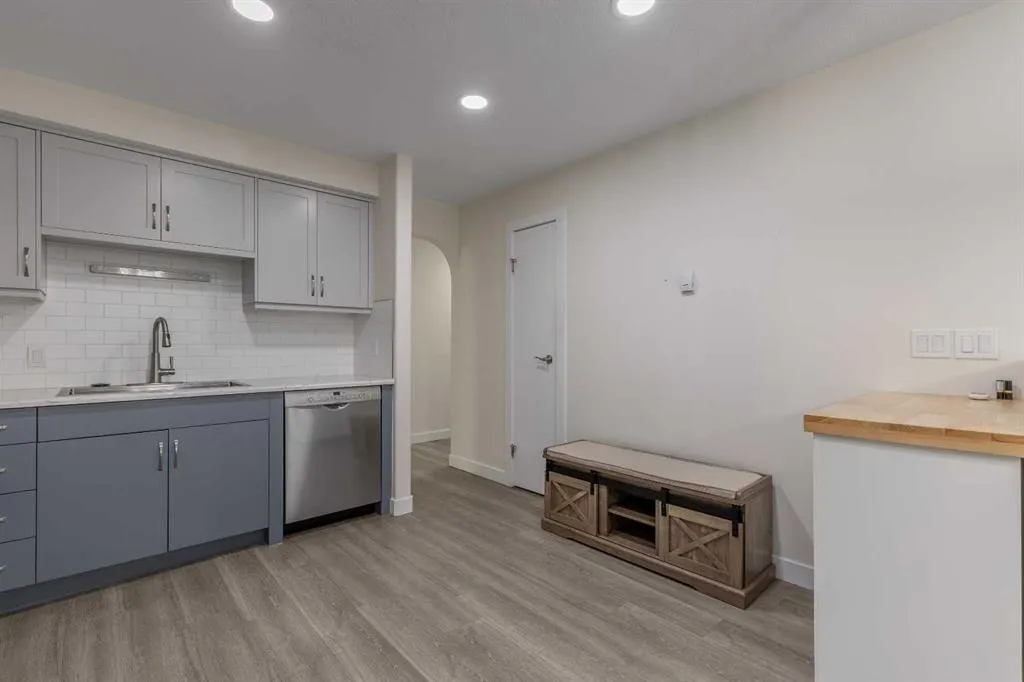 75 1 Avenue S, #120