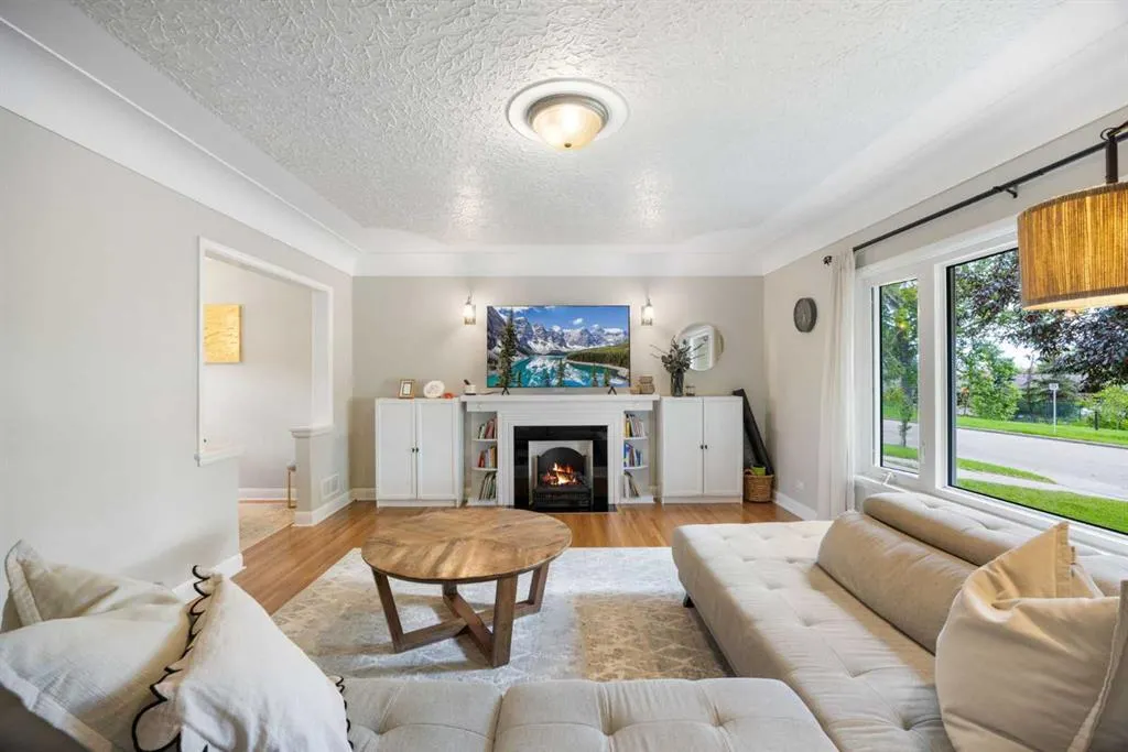 2452 Capitol Hill Crescent NW